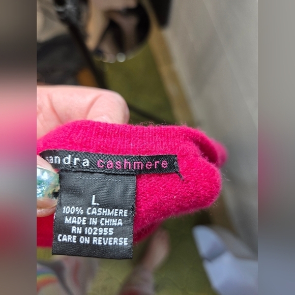 Sandra Cashmere dark hot pink cashmere scoop long sleeve sweater - Picture 3 of 7